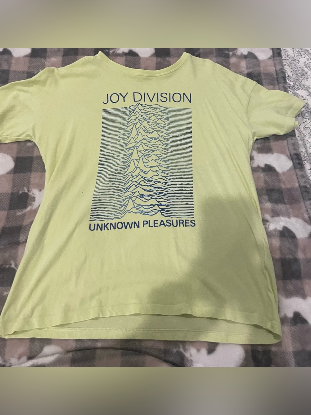🐨3for$20🐨American Eagle Outfitters Pale Yellow Graphic Tee